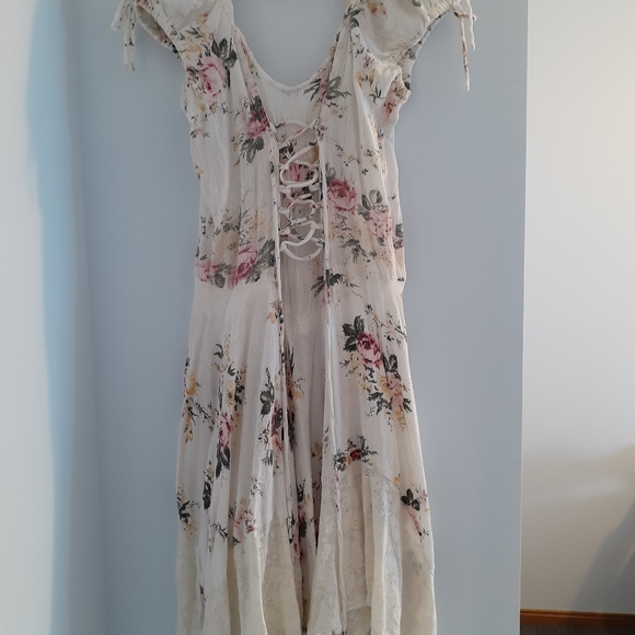 Garden Party Dress - Picture 3 of 5